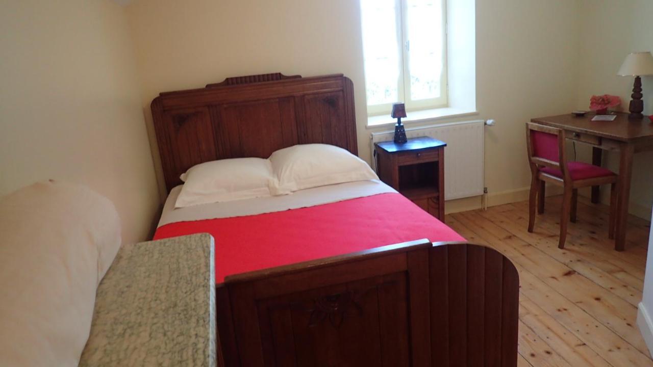 Maison D'Hotes La Nichee Rochefort-Montagne Kültér fotó